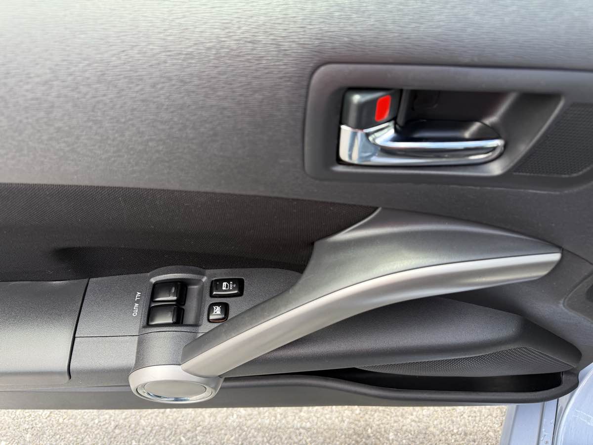 2010 Scion tC photo 22