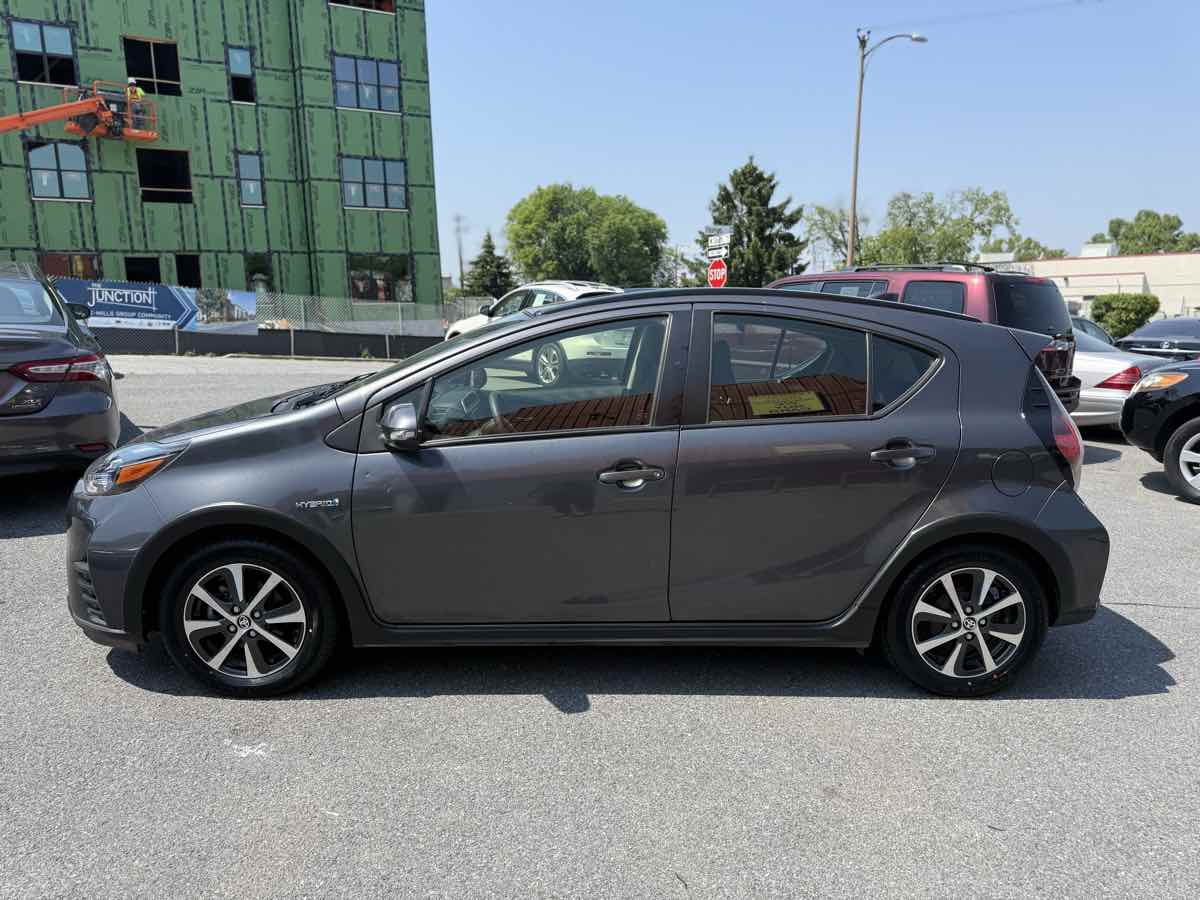 2018 Toyota Prius C Two photo 4