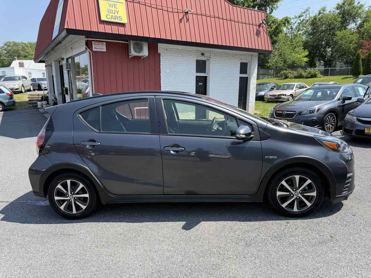 2018 Toyota Prius C Two photo 8