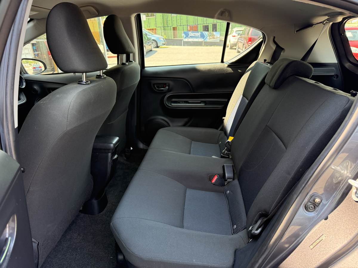 2018 Toyota Prius C Two photo 11