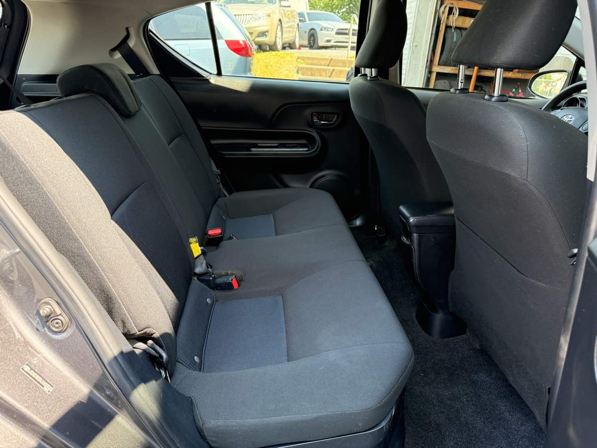 2018 Toyota Prius C Two photo 12