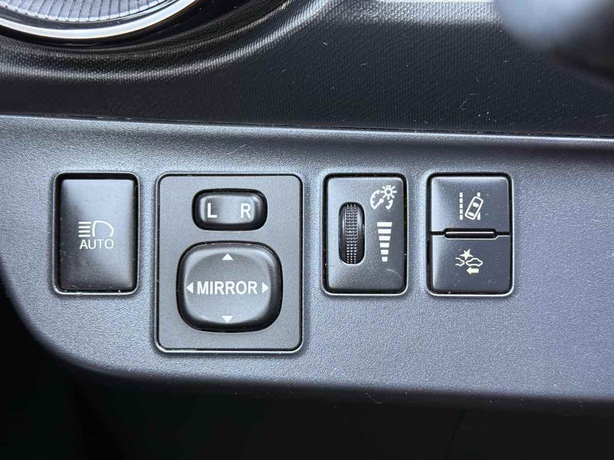 2018 Toyota Prius C Two photo 20