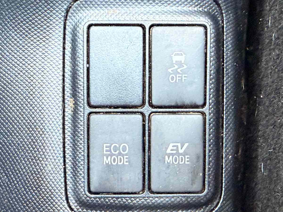 2018 Toyota Prius C Two photo 21