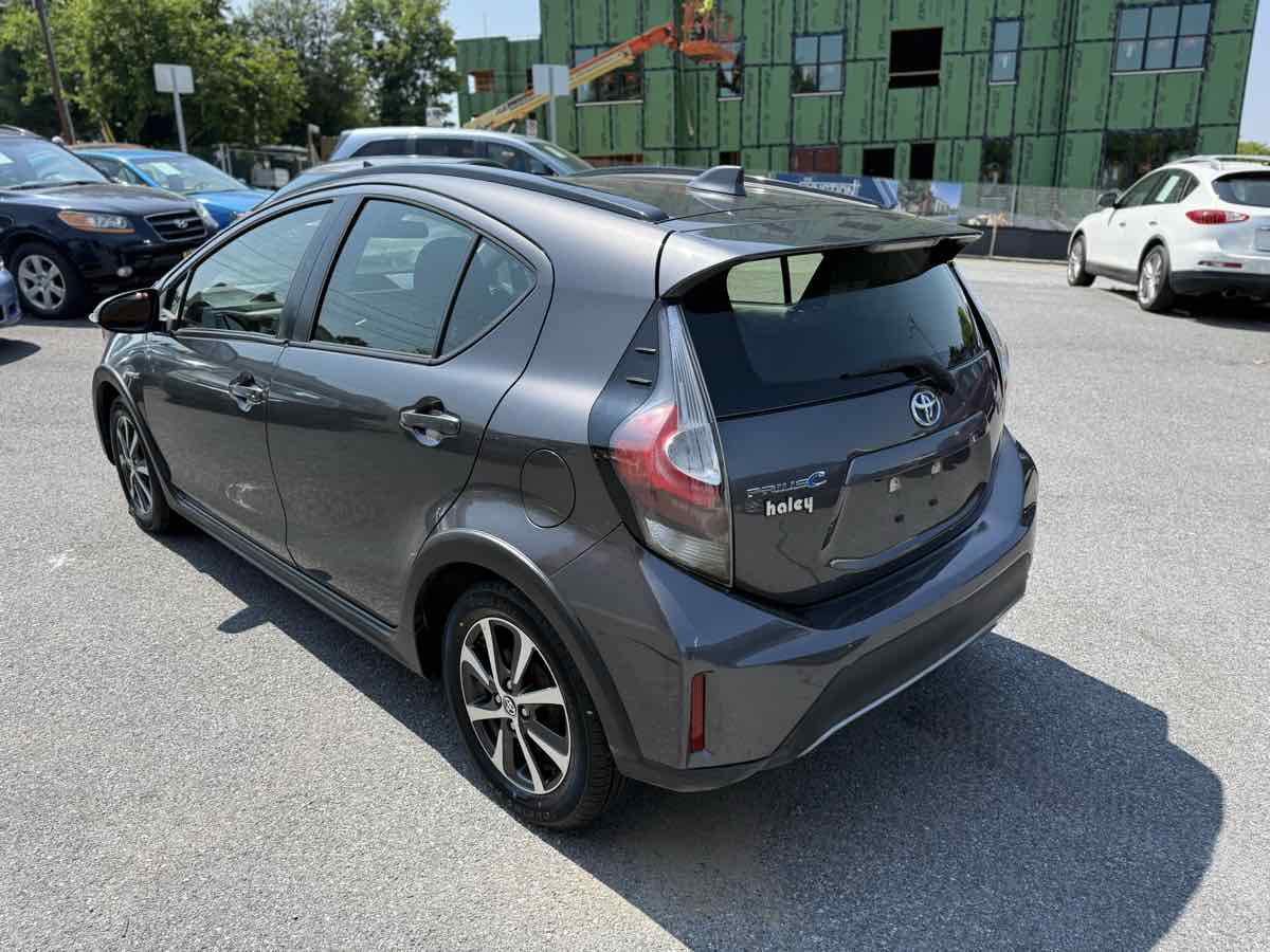 2018 Toyota Prius C Two photo 5