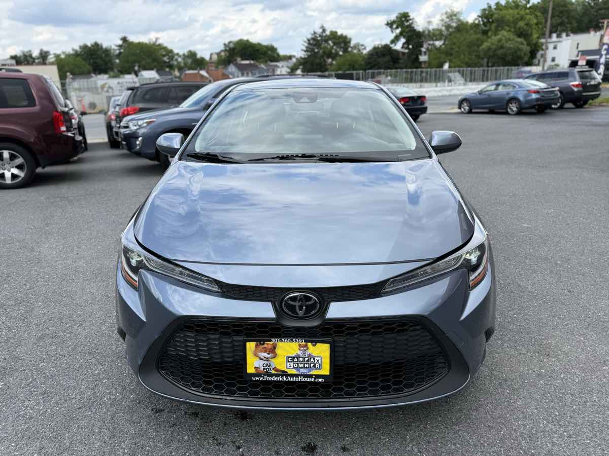 2022 Toyota Corolla LE photo 2