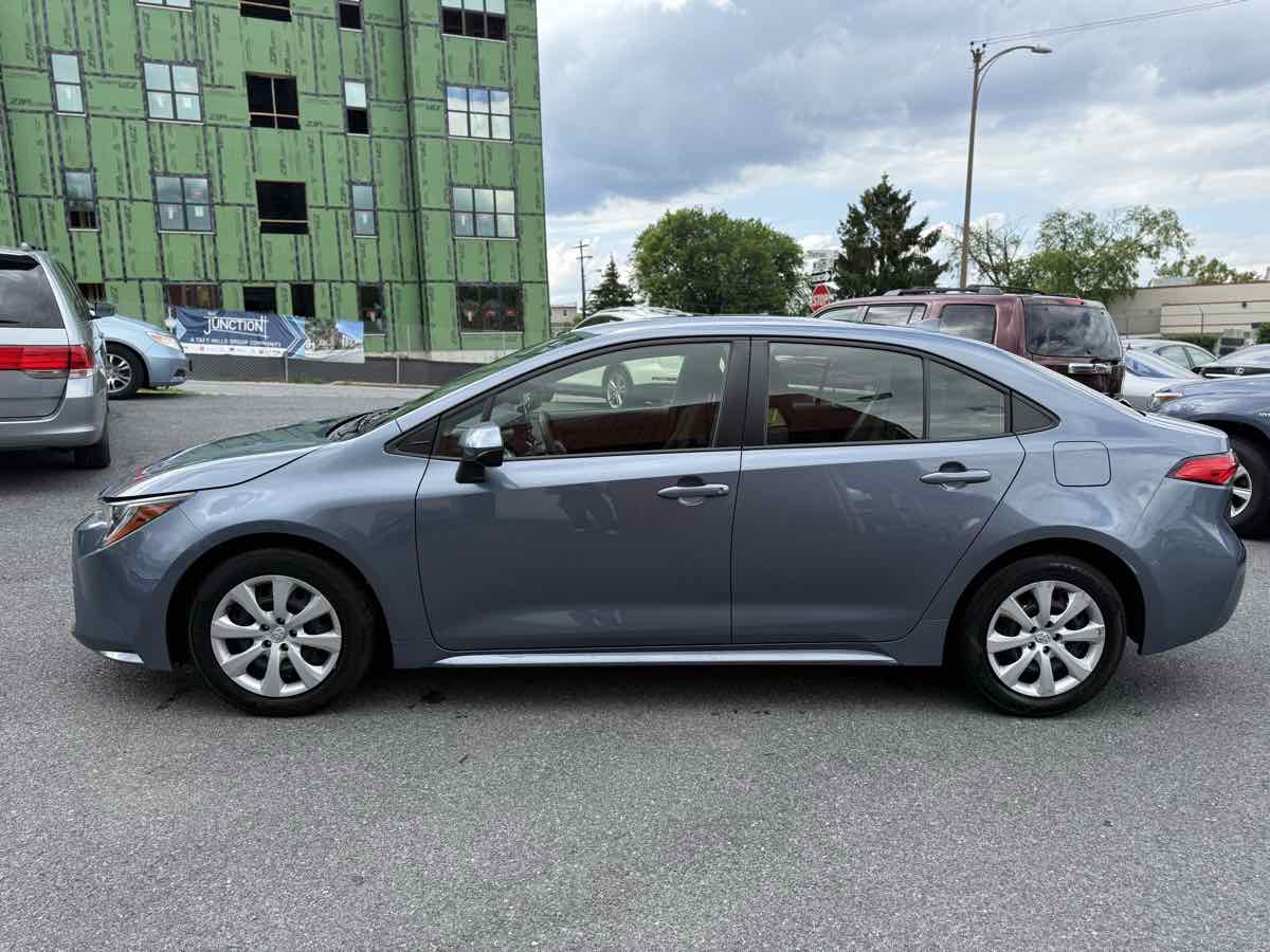 2022 Toyota Corolla LE photo 4