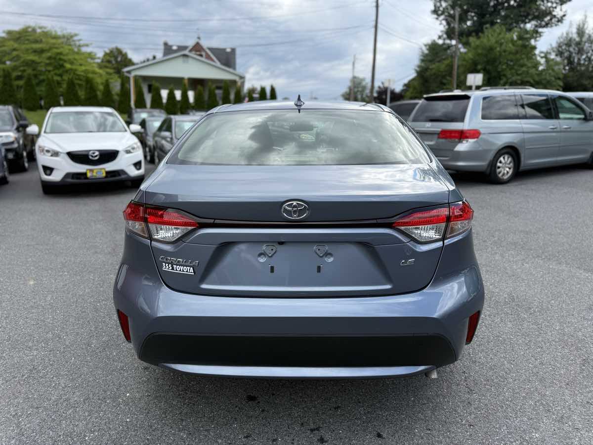 2022 Toyota Corolla LE photo 6