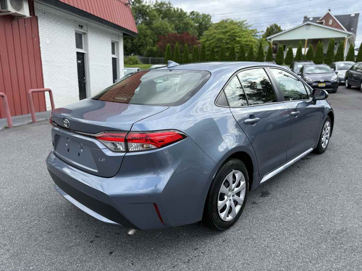 2022 Toyota Corolla LE photo 7