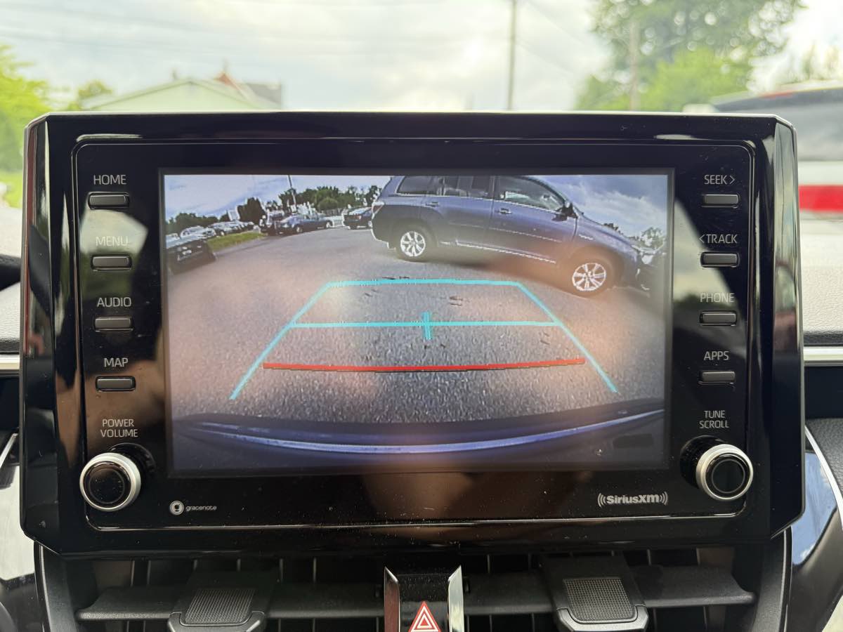 2022 Toyota Corolla LE photo 17
