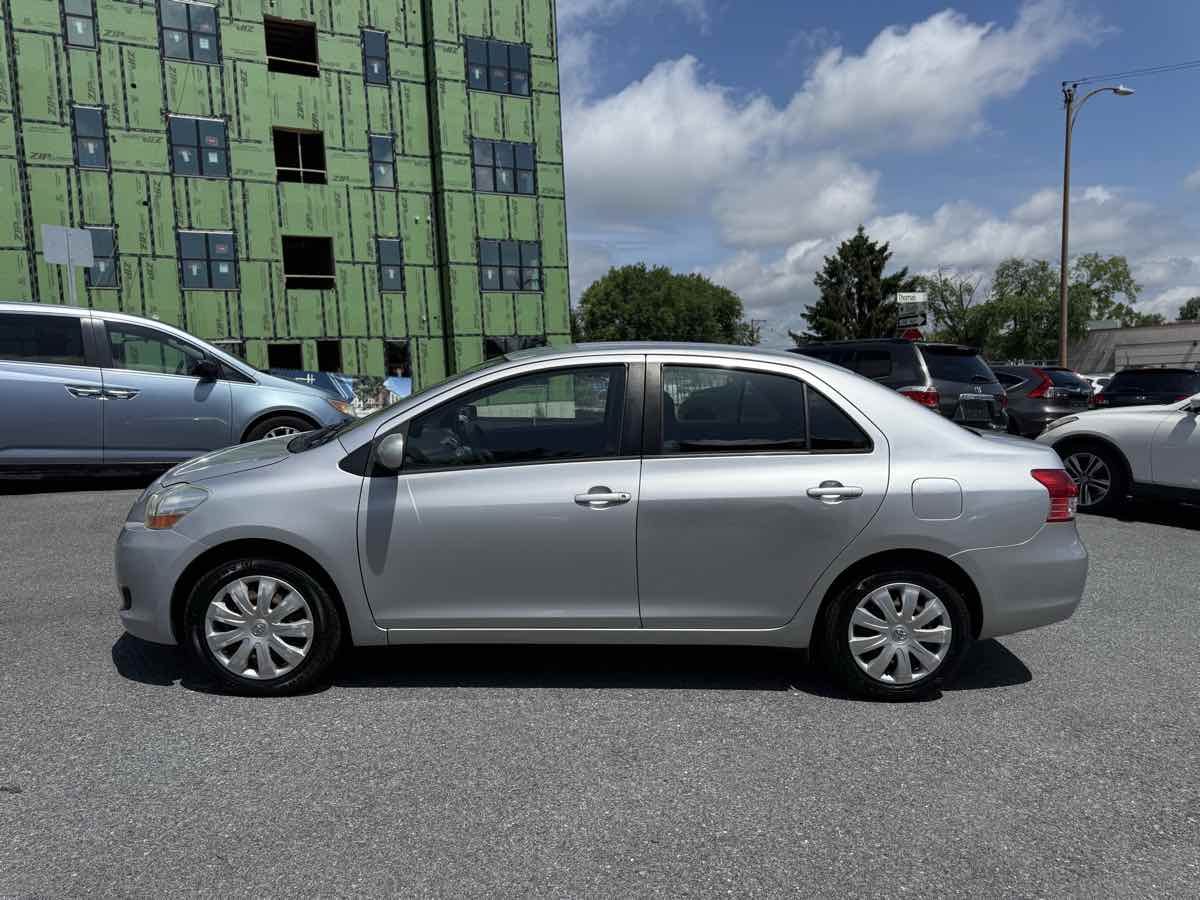 2009 Toyota Yaris photo 4