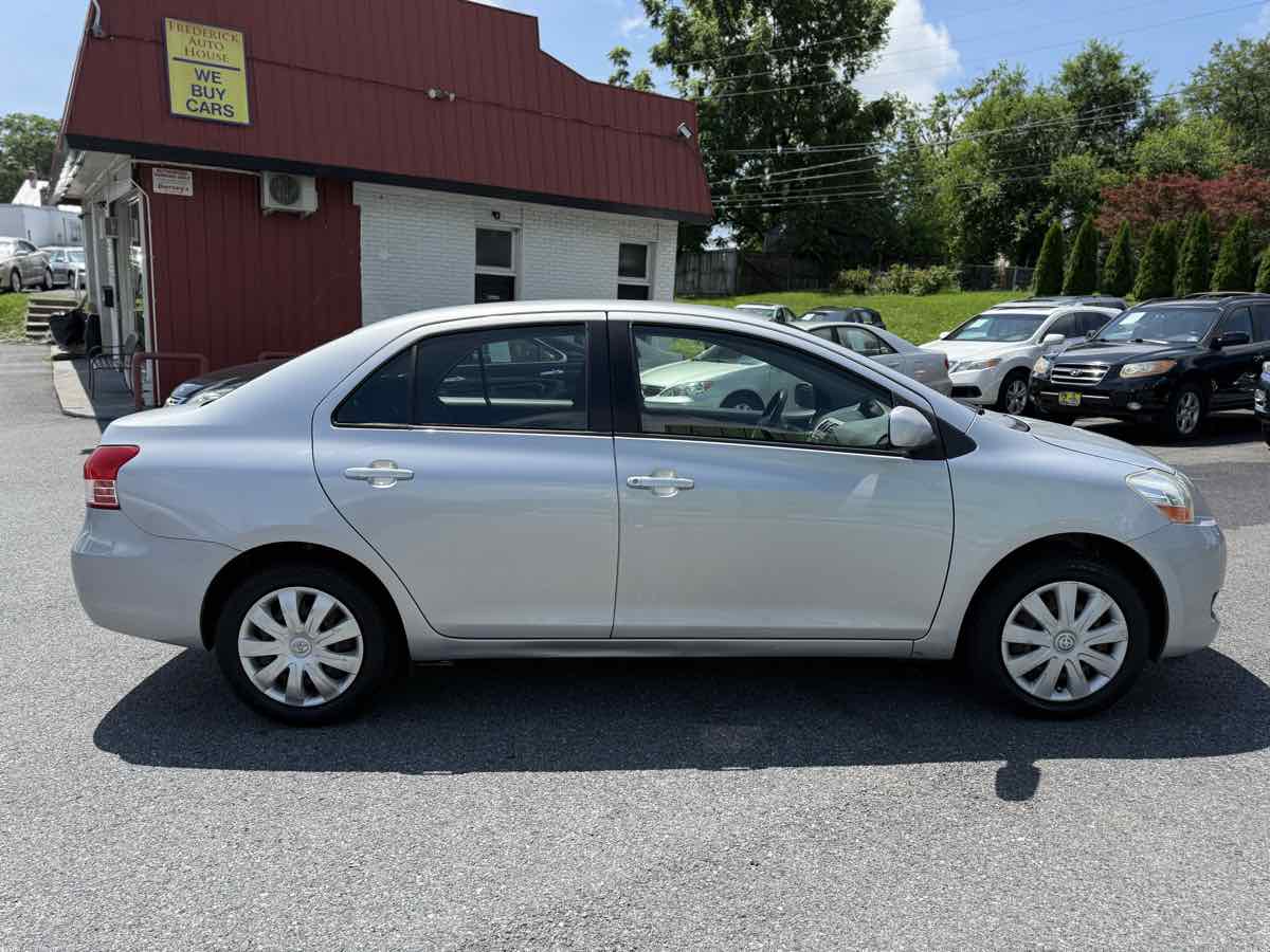 2009 Toyota Yaris photo 8