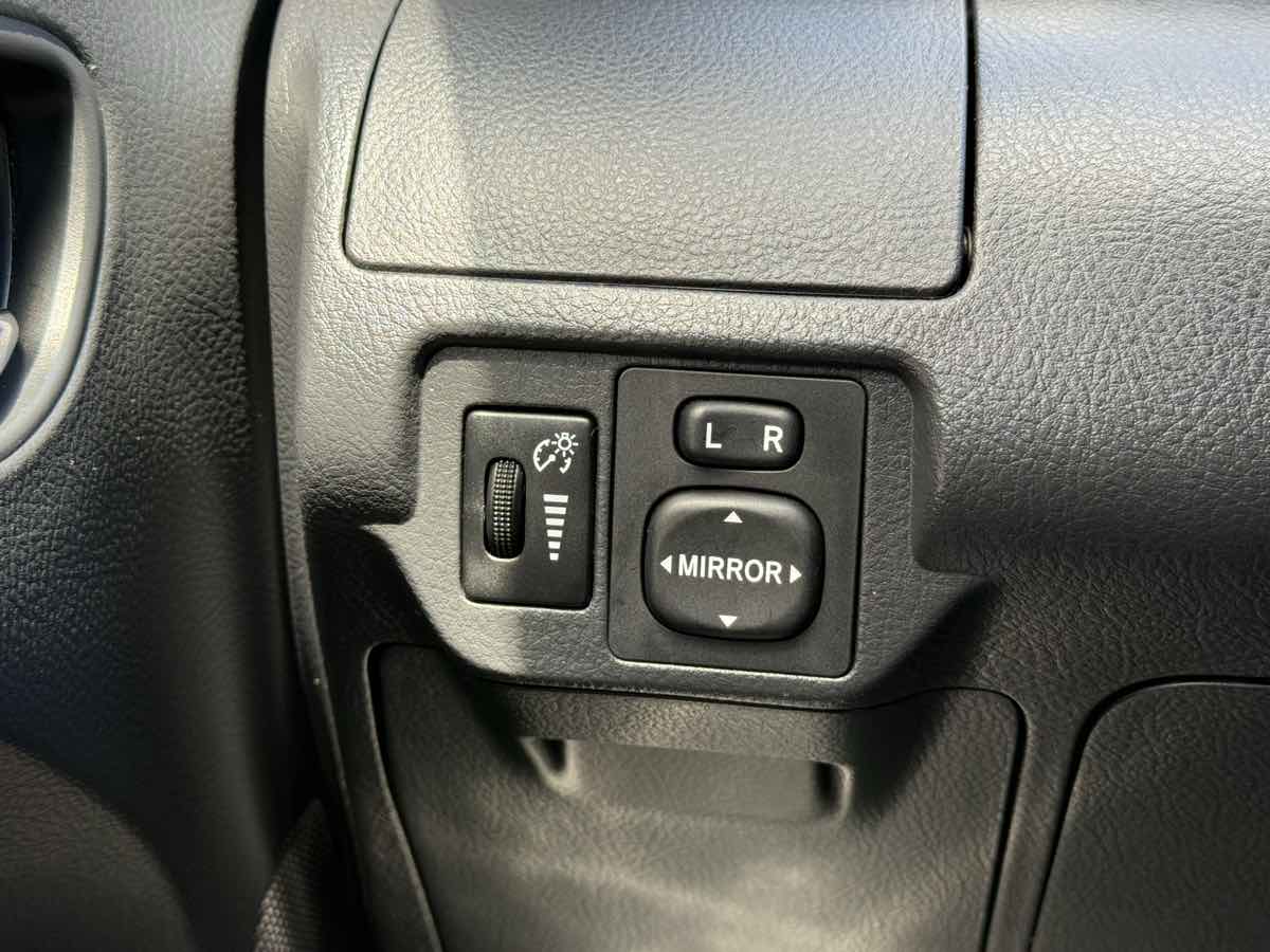 2009 Toyota Yaris photo 20