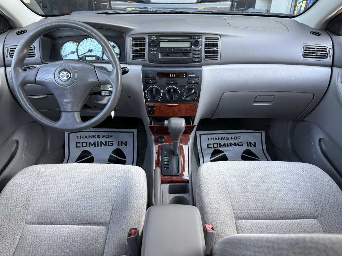 2003 Toyota Corolla LE photo 13