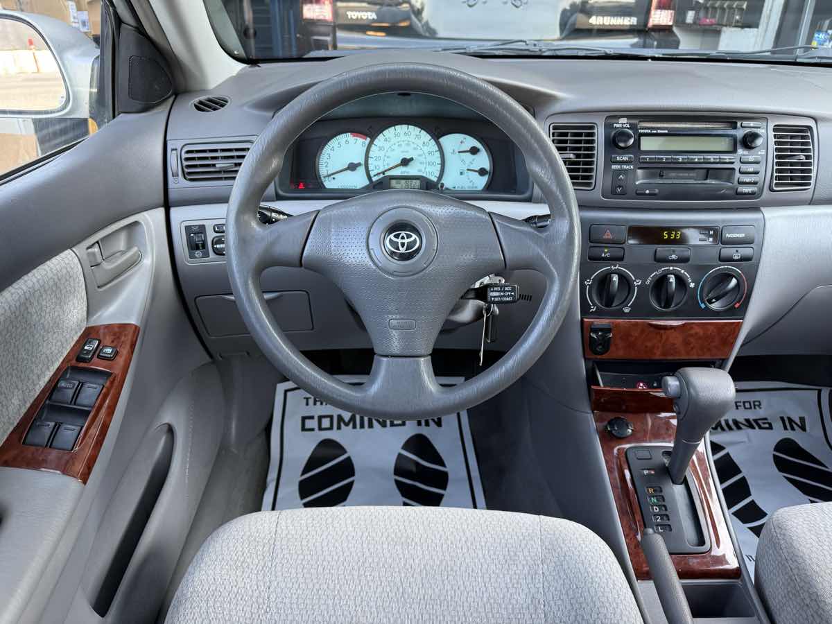 2003 Toyota Corolla LE photo 14