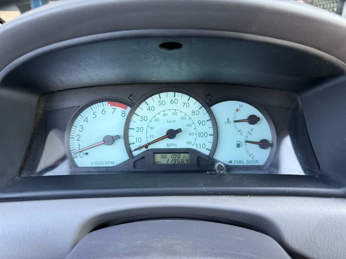 2003 Toyota Corolla LE photo 15
