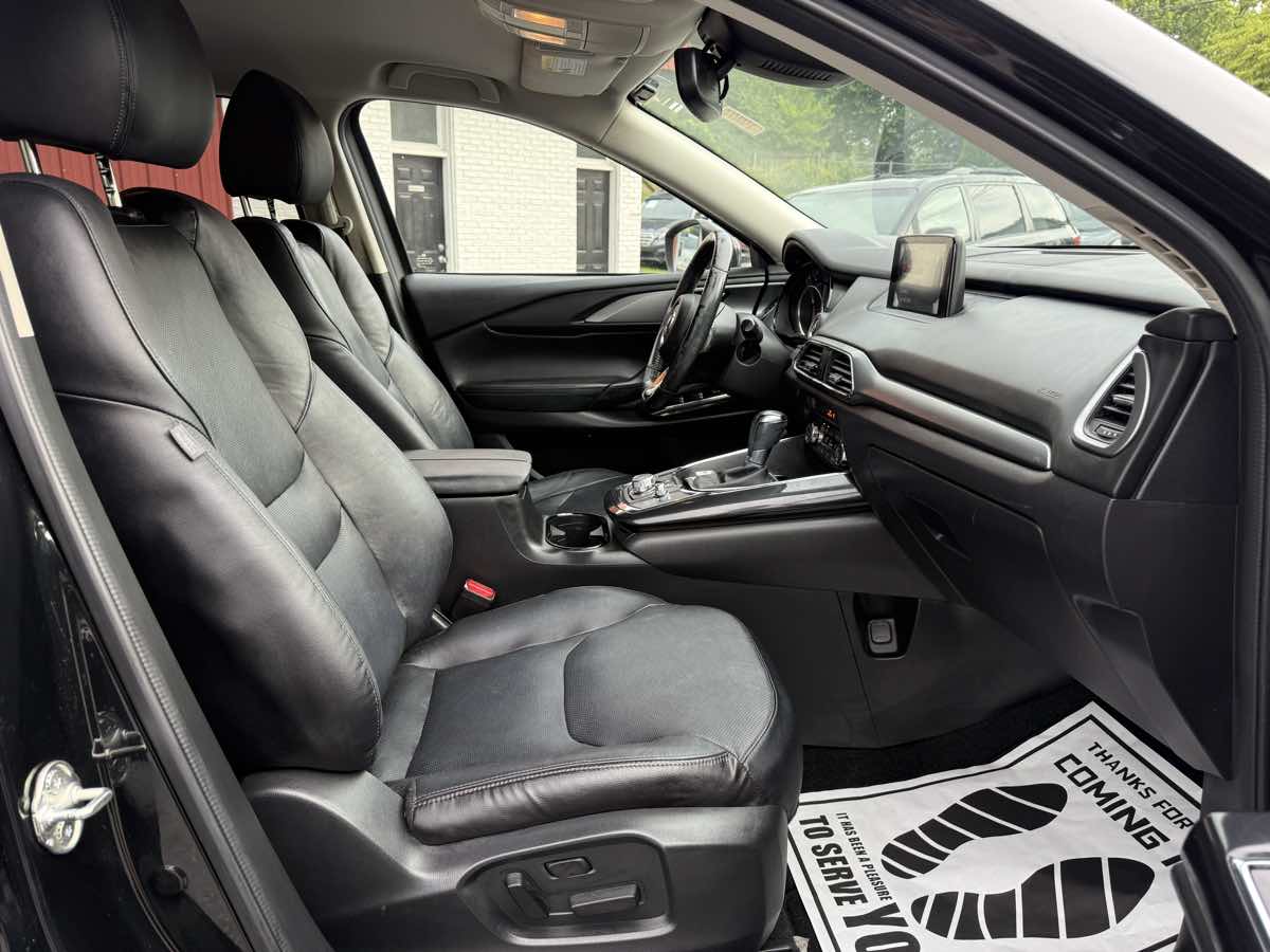 2018 Mazda CX-9 Touring photo 10