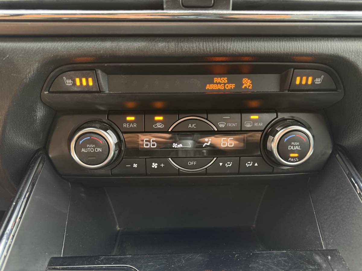2018 Mazda CX-9 Touring photo 19