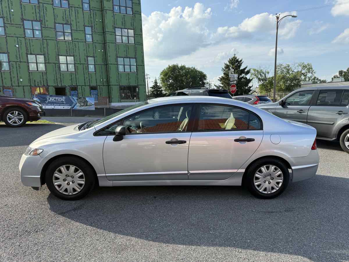 2011 Honda Civic DX-VP photo 4