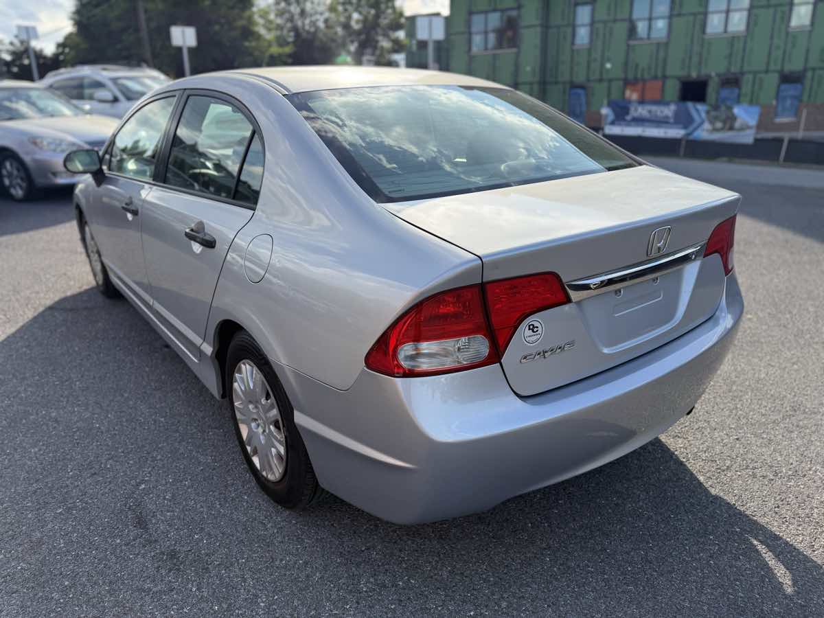 2011 Honda Civic DX-VP photo 5
