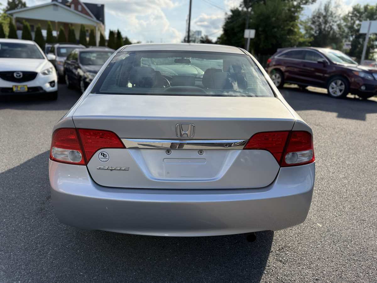 2011 Honda Civic DX-VP photo 6