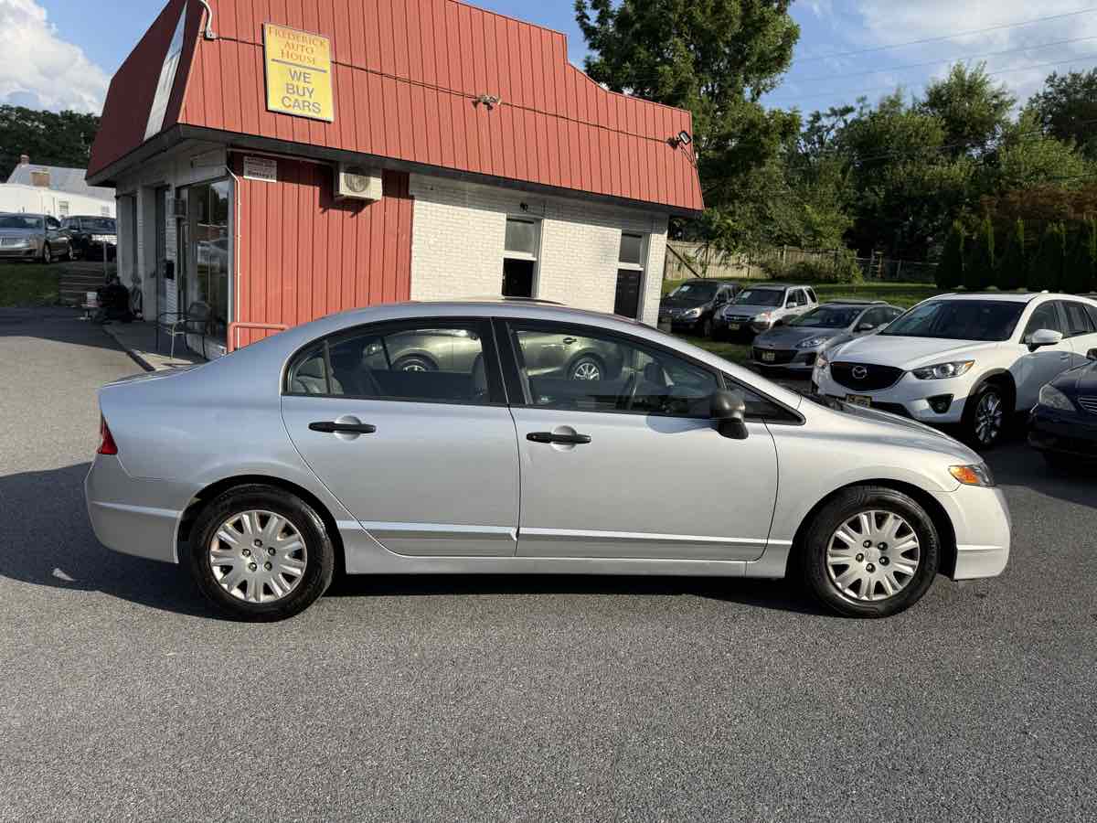 2011 Honda Civic DX-VP photo 8