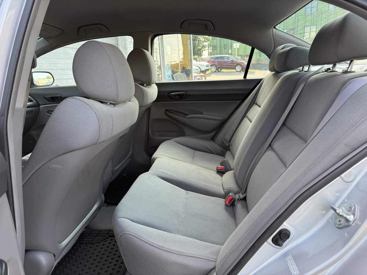 2011 Honda Civic DX-VP photo 11
