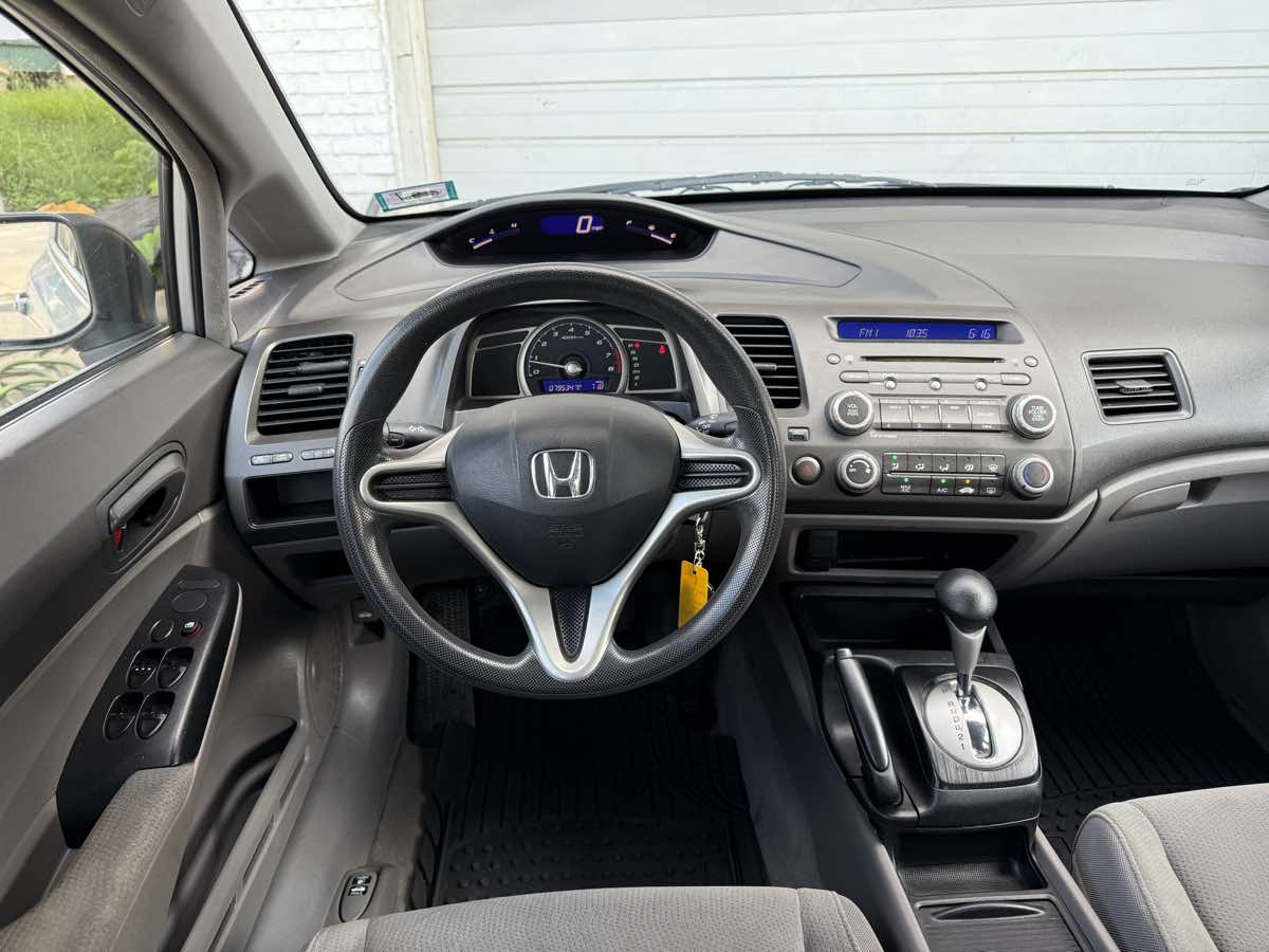 2011 Honda Civic DX-VP photo 14