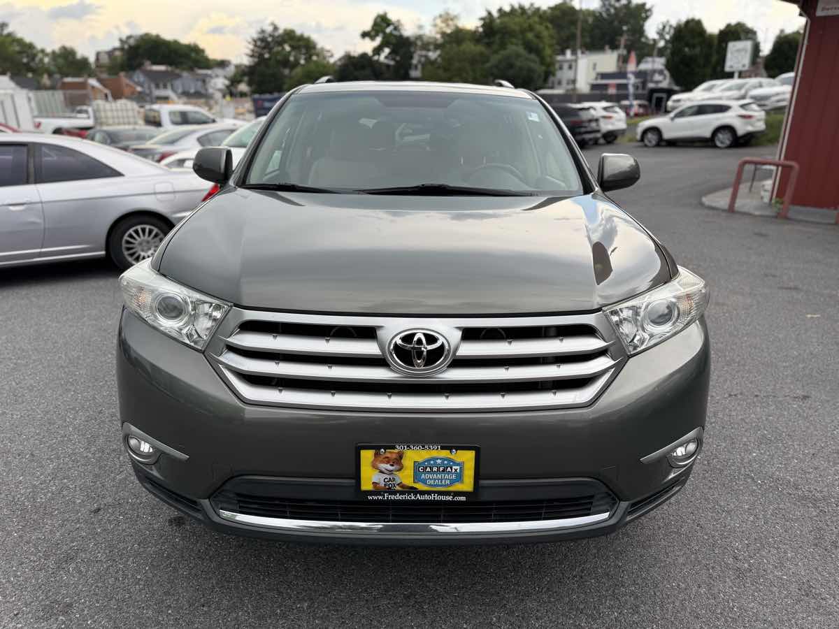 2012 Toyota Highlander SE photo 2