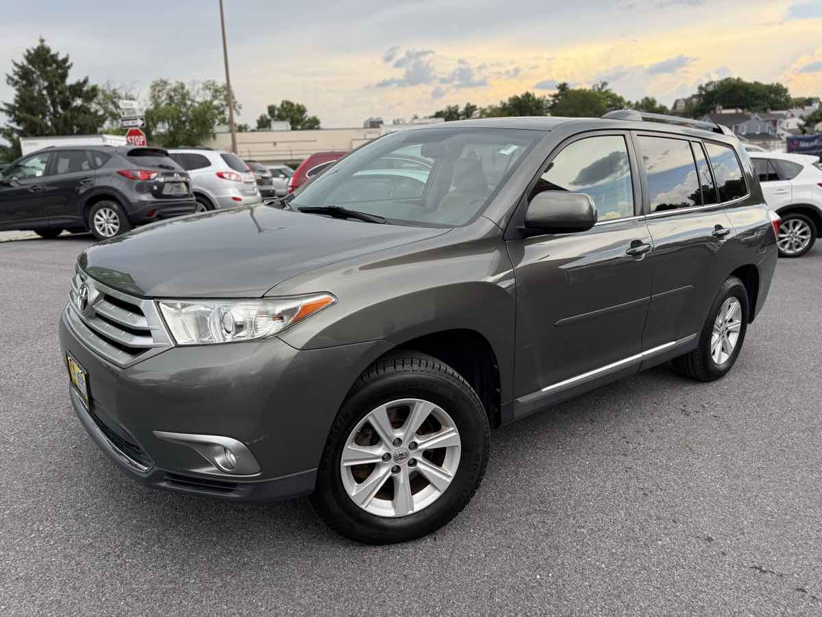 2012 Toyota Highlander SE photo 3