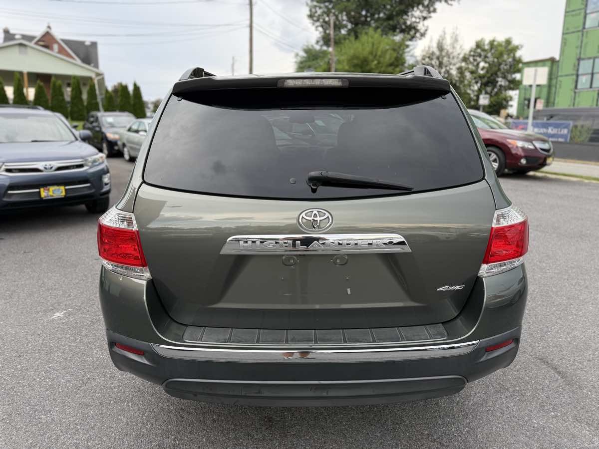 2012 Toyota Highlander SE photo 6
