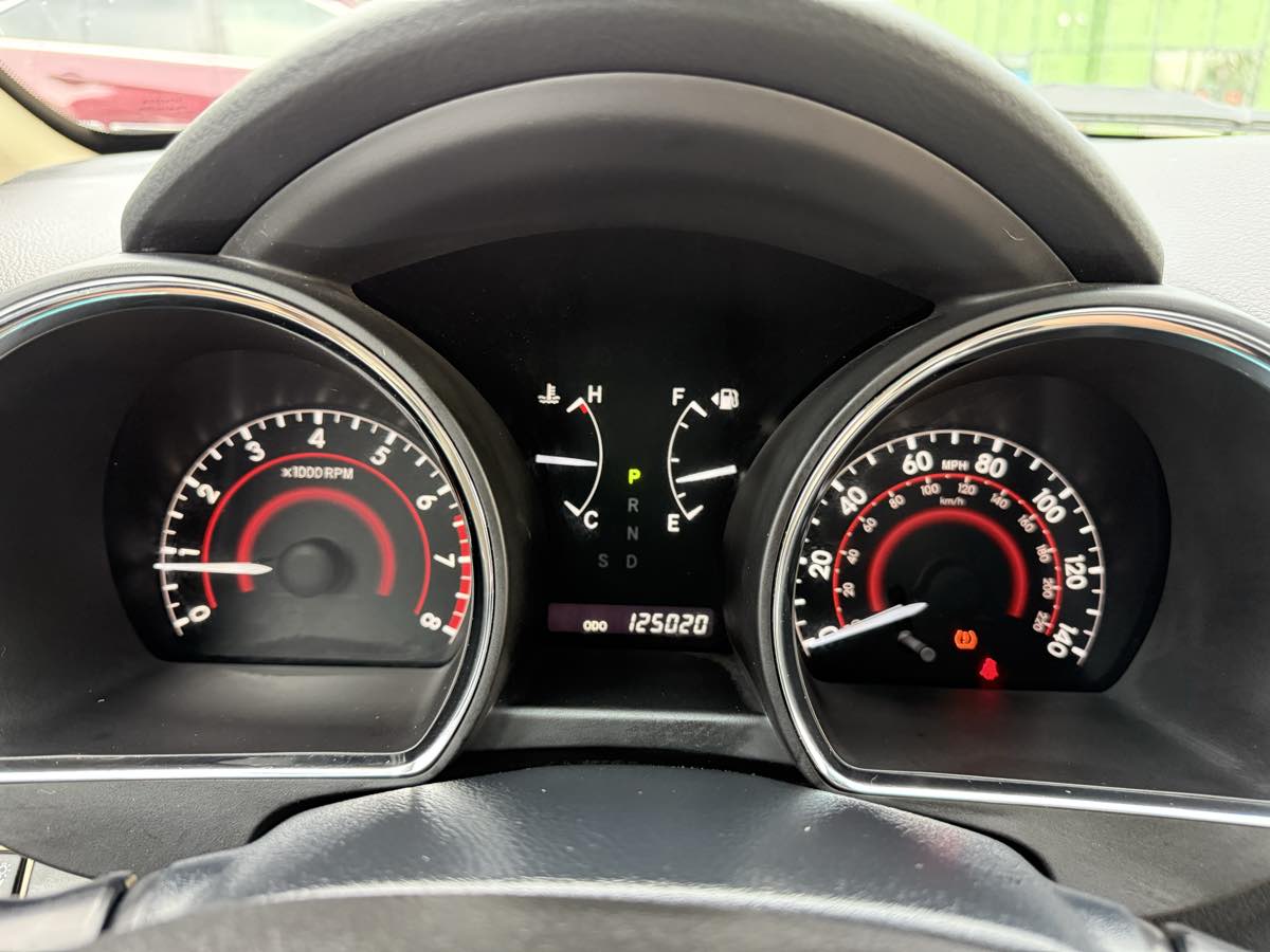 2012 Toyota Highlander SE photo 15