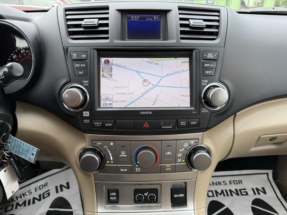 2012 Toyota Highlander SE photo 17