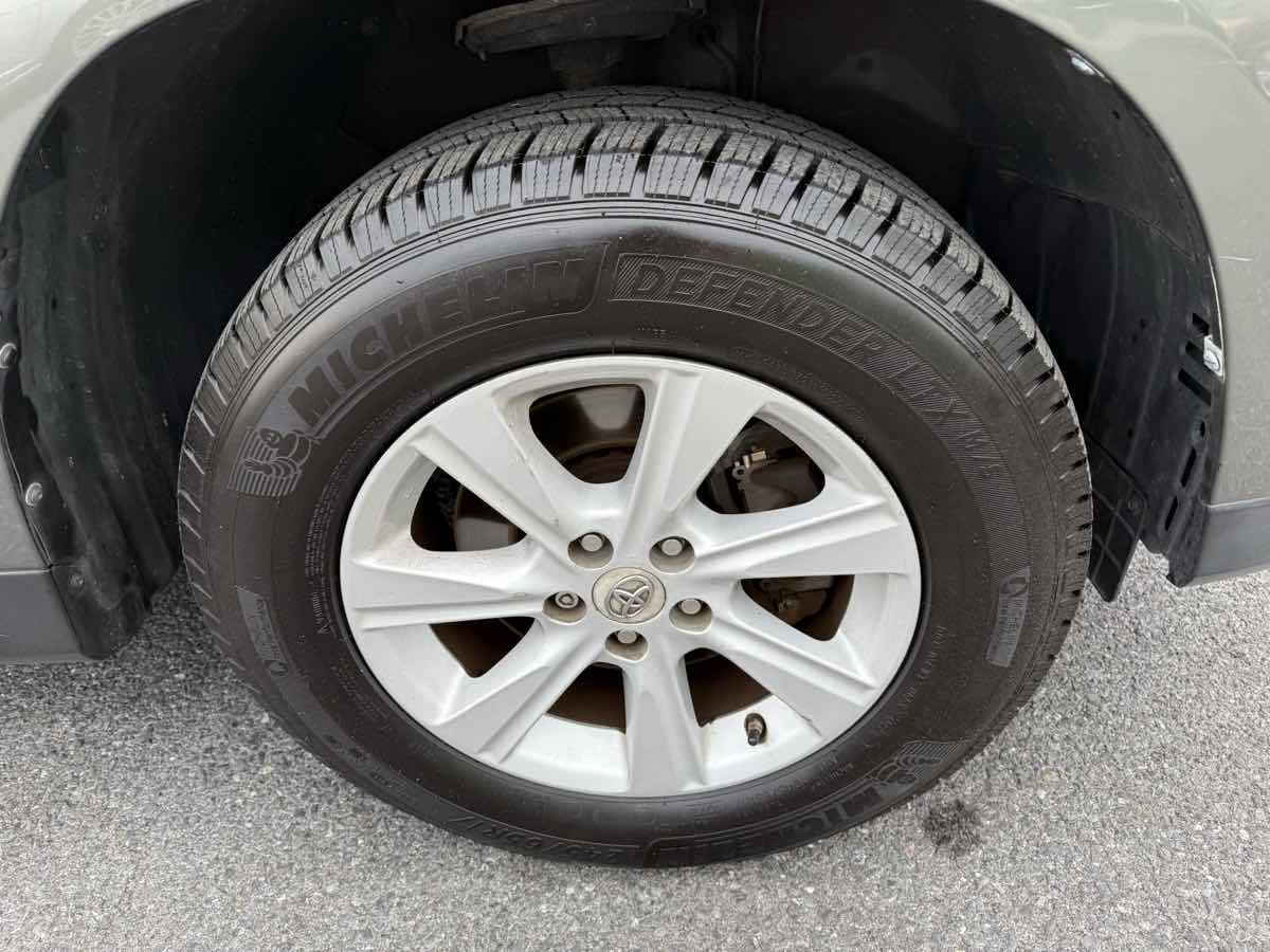 2012 Toyota Highlander SE photo 27