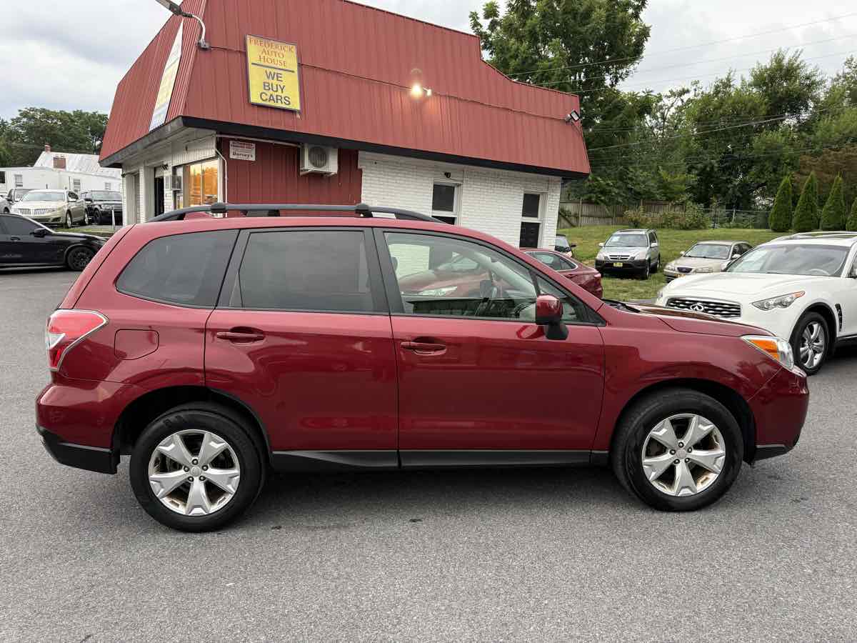 2016 Subaru Forester 2.5i Premium photo 6