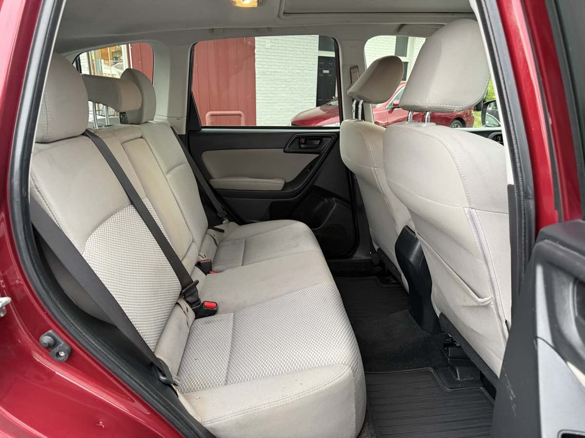 2016 Subaru Forester 2.5i Premium photo 10