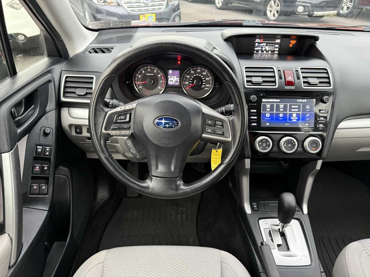 2016 Subaru Forester 2.5i Premium photo 12