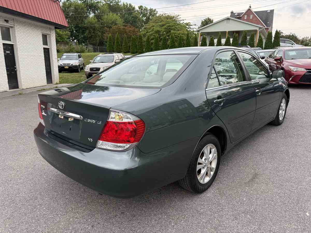 2005 Toyota Camry LE photo 6