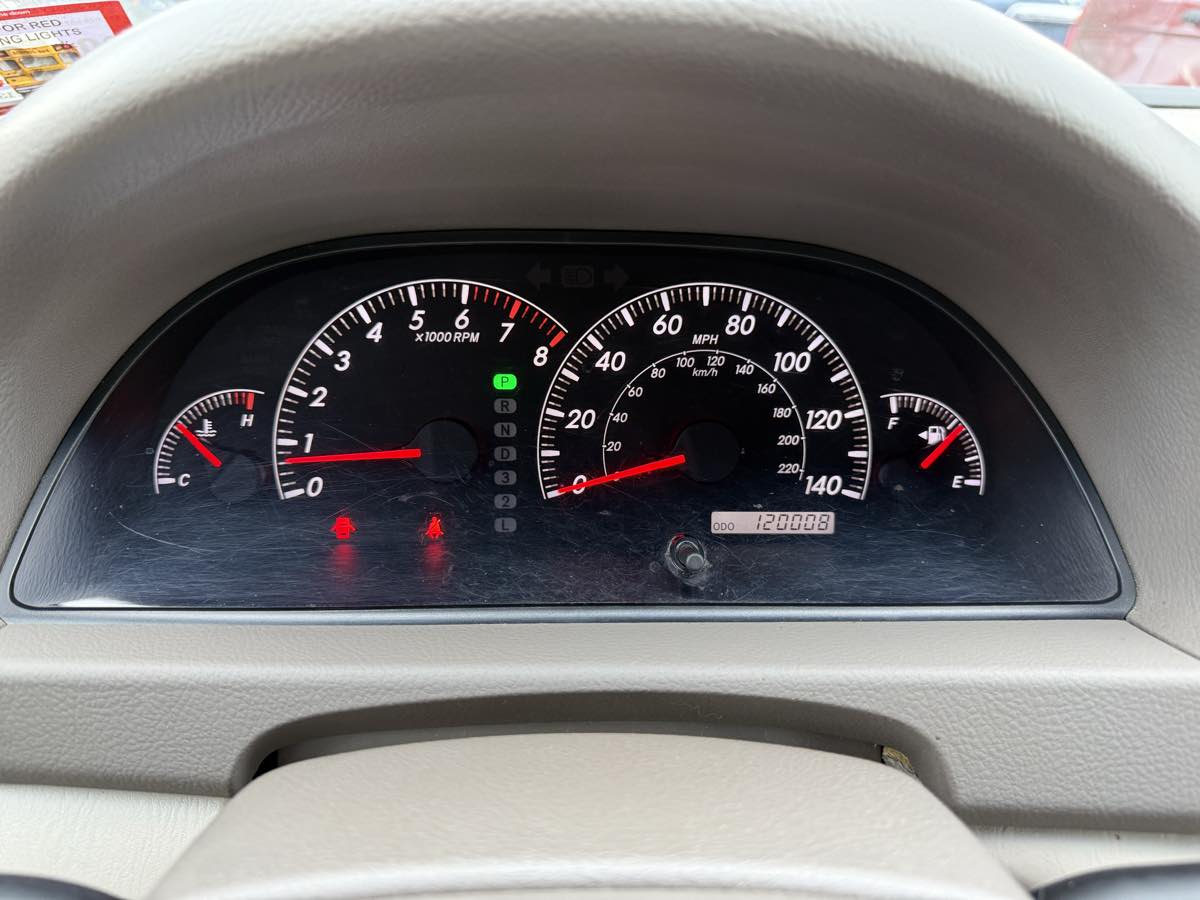 2005 Toyota Camry LE photo 14