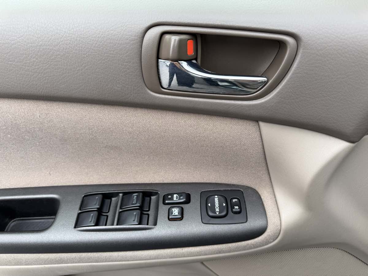 2005 Toyota Camry LE photo 20