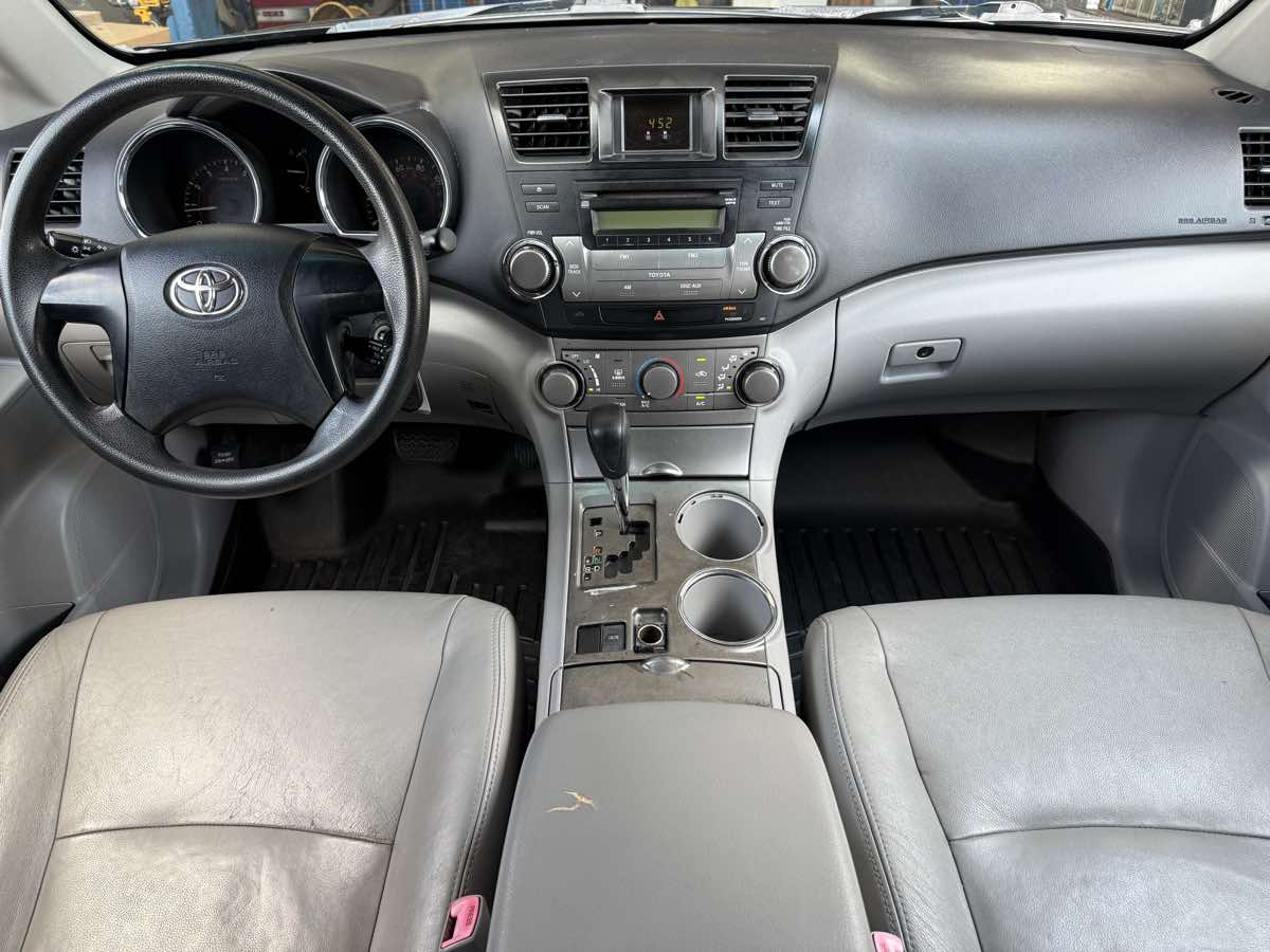 2009 Toyota Highlander Base photo 13