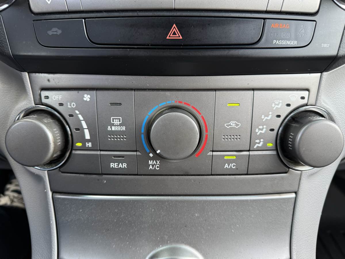 2009 Toyota Highlander Base photo 18