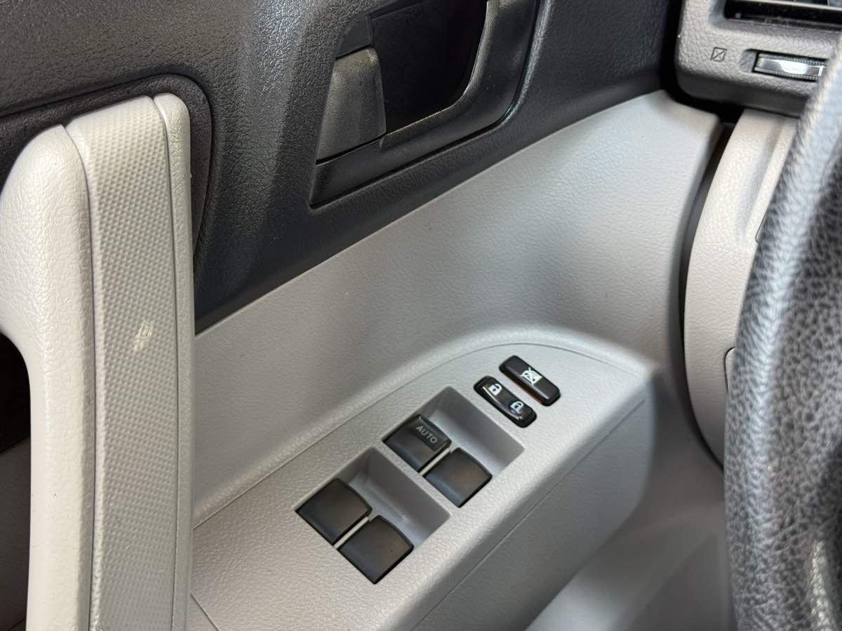 2009 Toyota Highlander Base photo 22