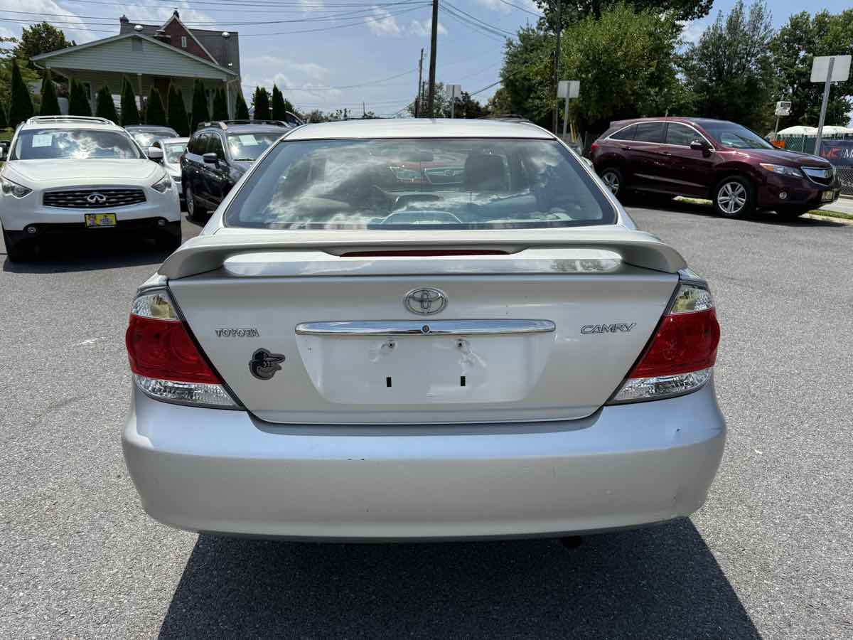 2005 Toyota Camry photo 6