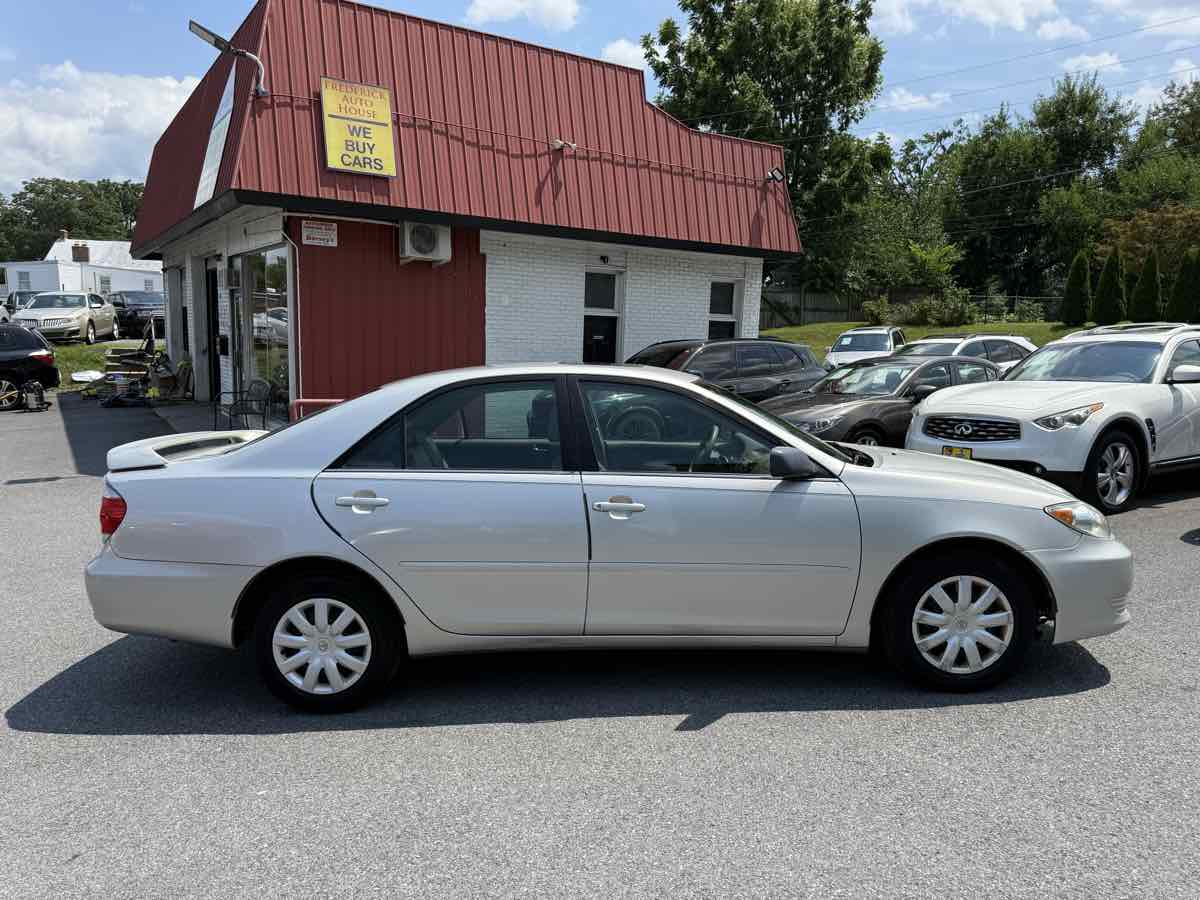 2005 Toyota Camry photo 8
