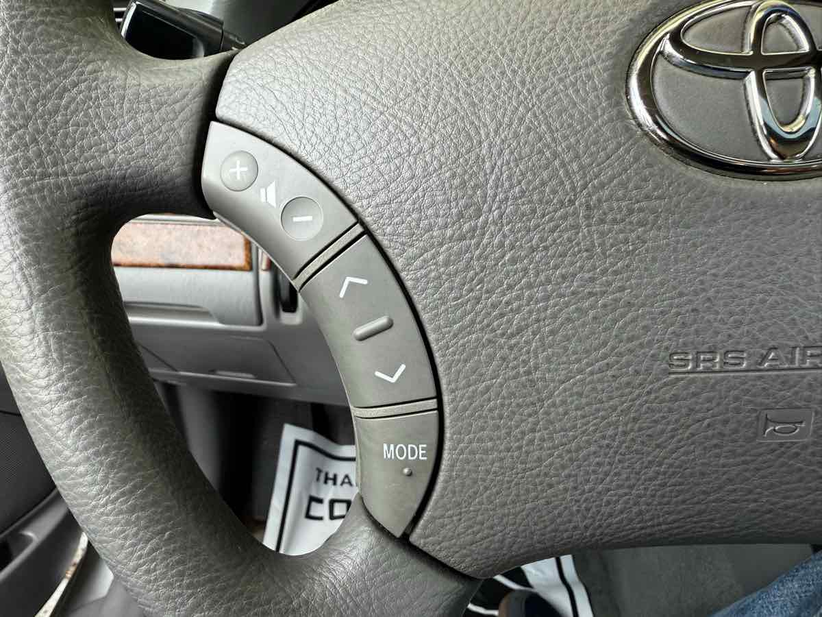 2005 Toyota Camry photo 16