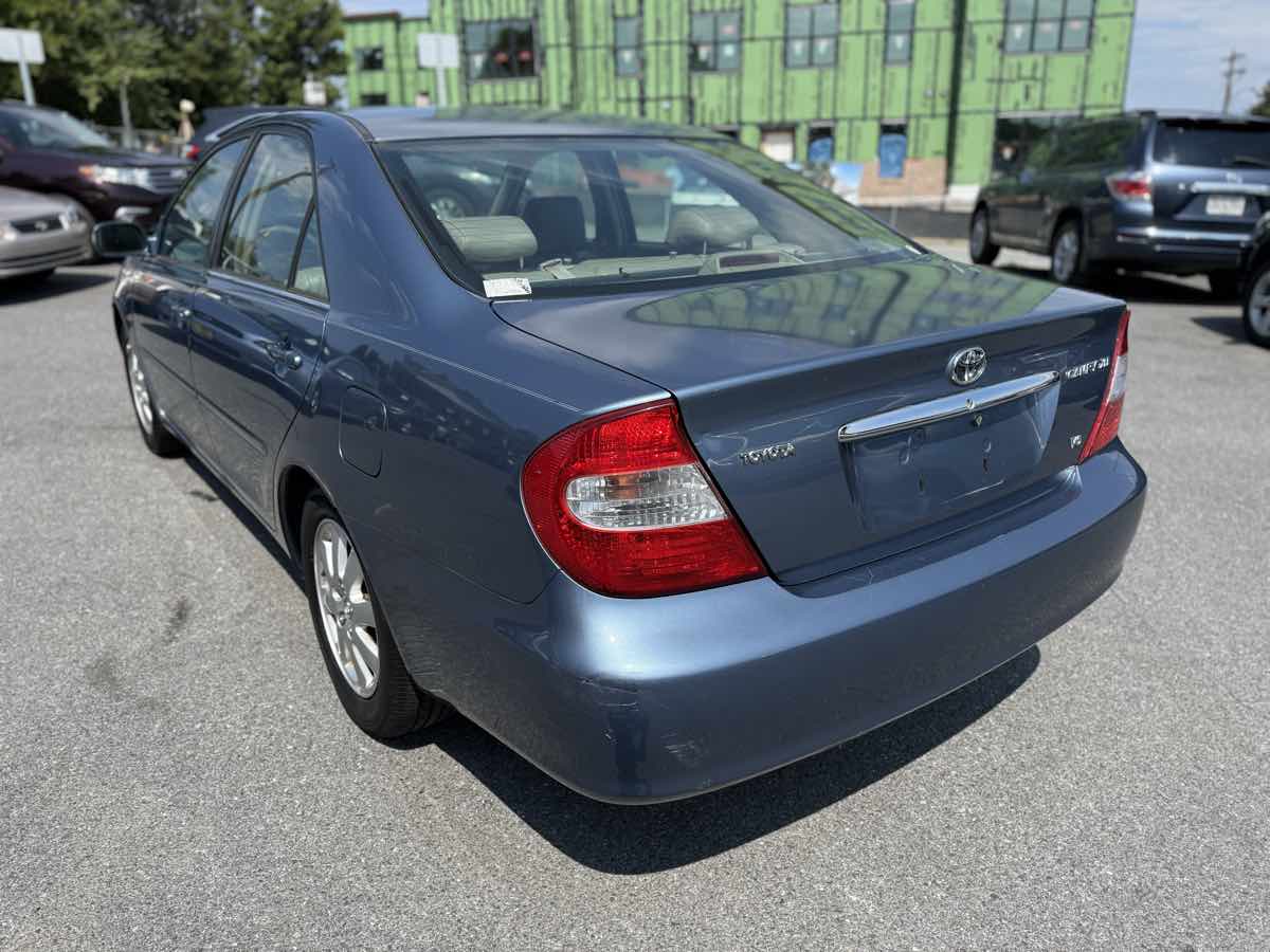 2002 Toyota Camry XLE photo 5