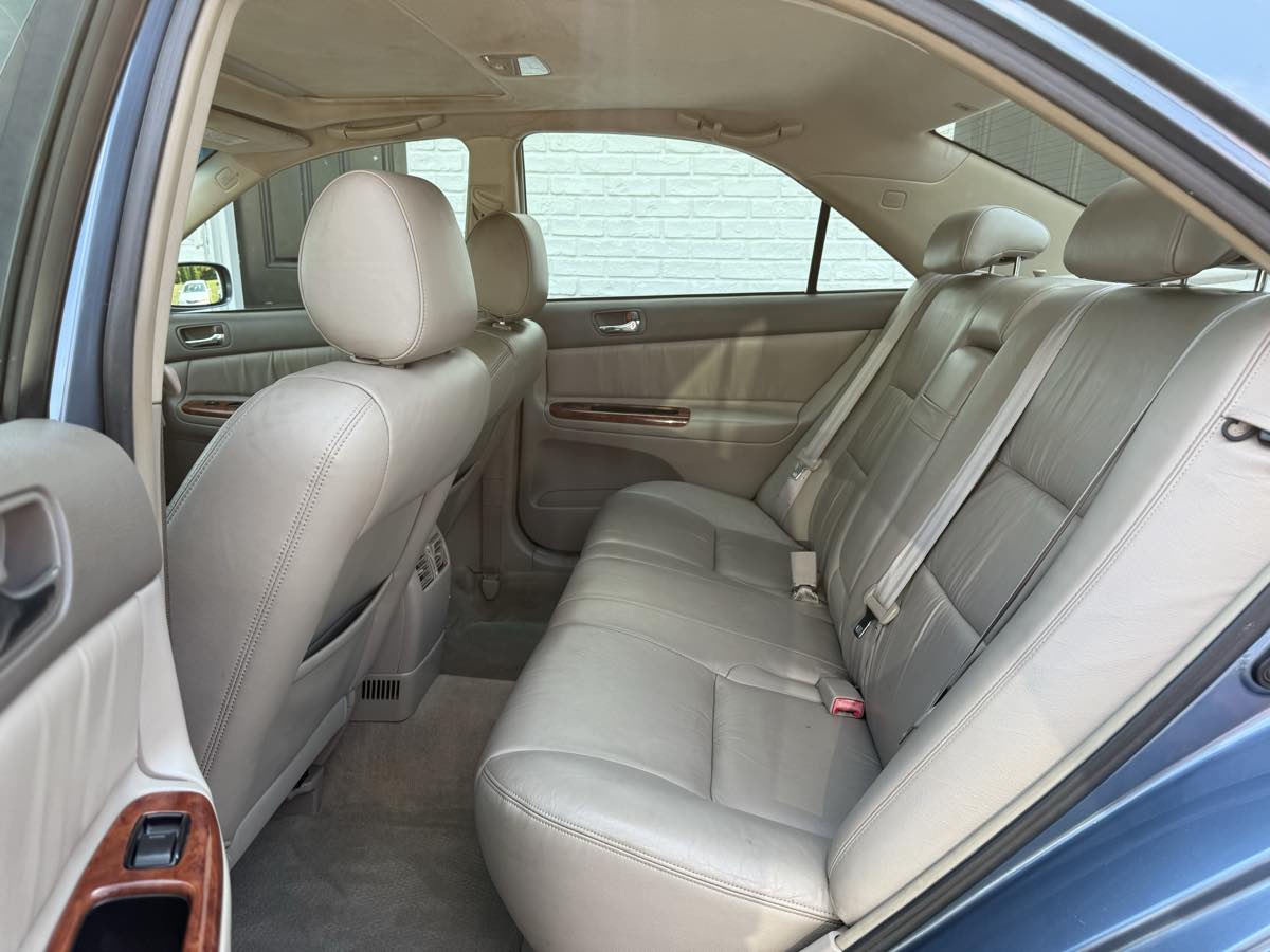 2002 Toyota Camry XLE photo 11