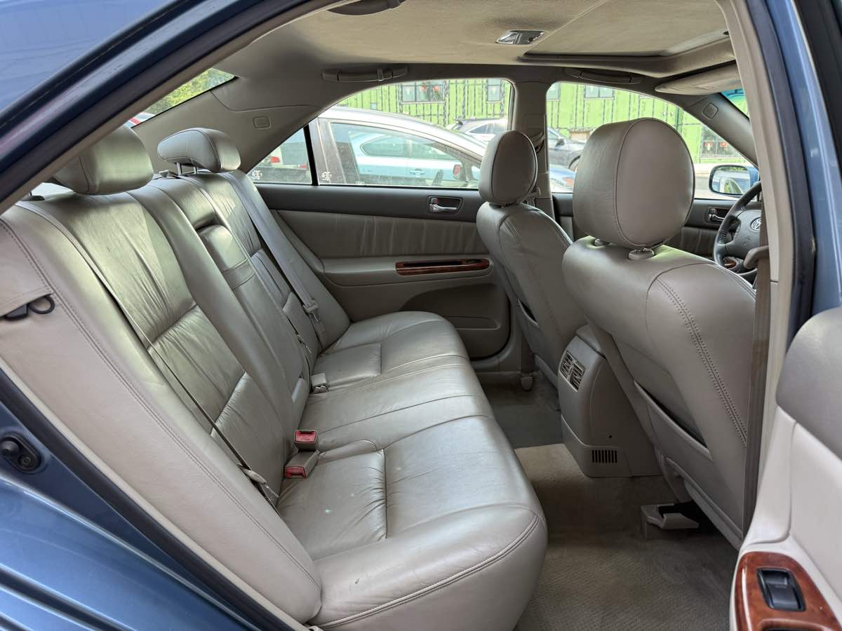 2002 Toyota Camry XLE photo 12