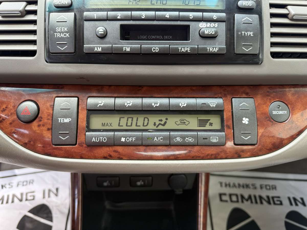 2002 Toyota Camry XLE photo 18