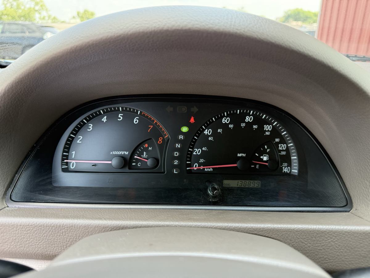2002 Toyota Camry XLE photo 15